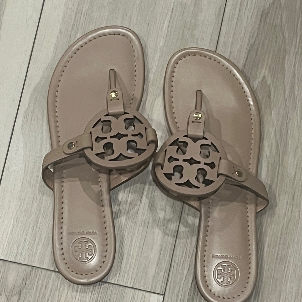 NEW LIGHT SAND TORY BURCH MILLER SANDALS